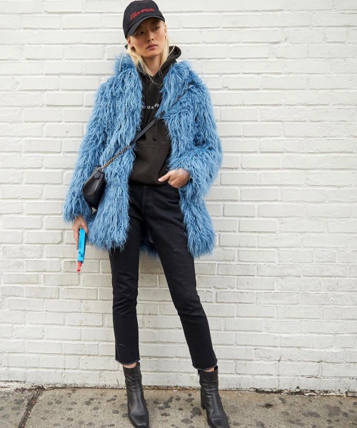 A statement blue fur coat (photo c/o @markiantosca)